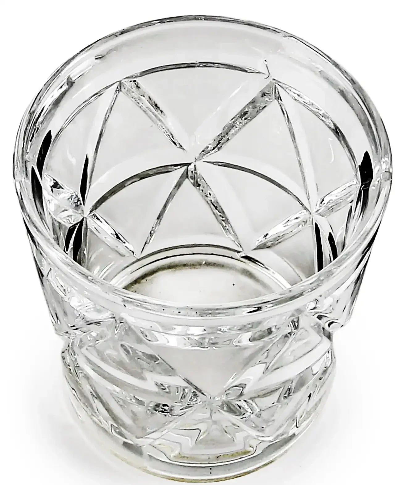 ManorSet of 4 Whisky Glasses – Elevate Your Drinking Experience!